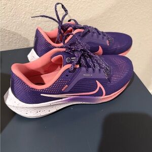 Nike Women's Vibrant Purple and Pink Athletic Shoes